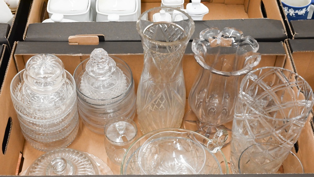 Various 19th century and later drinking glasses and other glassware (2 boxes) - Image 3 of 3