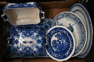 A graduated pair of Fielding & Co. blue and white painted ceramic meat-dishes, to/w a tureen and