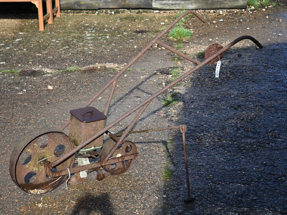 An antique cast iron garden seeder a/f - Image 5 of 6