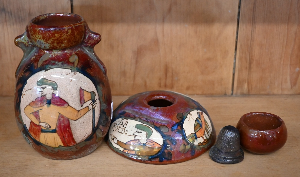 A French faience domed inkwell, painted with fragments of the Bayeux tapestry featuring William - Image 3 of 3