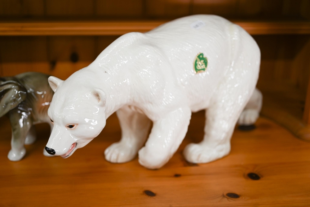 A graduated set of three Royal Dux elephants 25-15 cm to/w a large Melba Ware polar bear and buffalo - Image 5 of 6