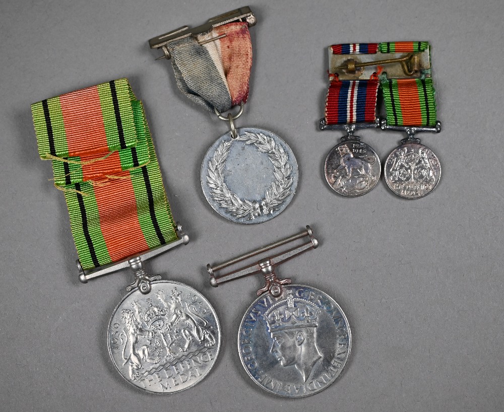 A group of 5 WWII period medals - 1939-45 Star; Africa Star; 1939 War Medal; Defence Medal; - Image 6 of 8