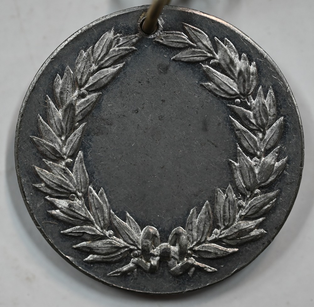 A group of 5 WWII period medals - 1939-45 Star; Africa Star; 1939 War Medal; Defence Medal; - Image 7 of 8