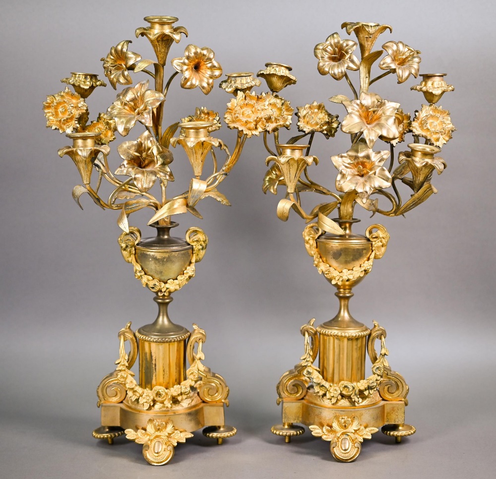 A pair of late 19th century gilt metal five light floral mantel candelabra, 50 cm h (2) - Bild 2 aus 6