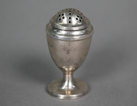 A George III silver pounce pot of urn form, Henry Chawner, London 1791, 7cm high