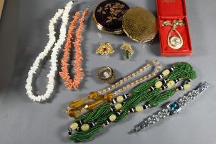 A collection of various vintage necklaces including glass, bead, simulated pearl, gilt metal etc,