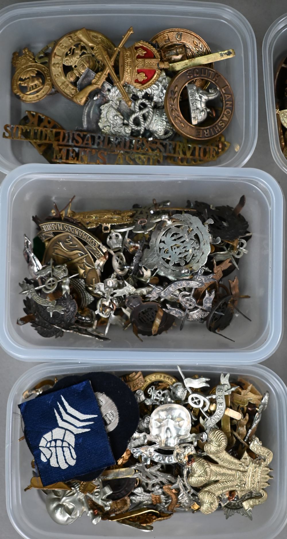 Approx 500 mostly British military cap badges, insignia, rank badges including cavalry regiments - - Image 2 of 5