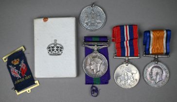 A WWI 1914-18 British War Medal to T.Z. 10811 V.O. Crowther Sig, RNVR to/w a GSM to Capt. D.N.