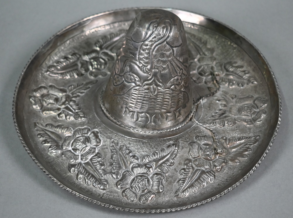 A Mexican novelty sombrero-shaped dish, stamped 925, 8.3oz - Image 2 of 6