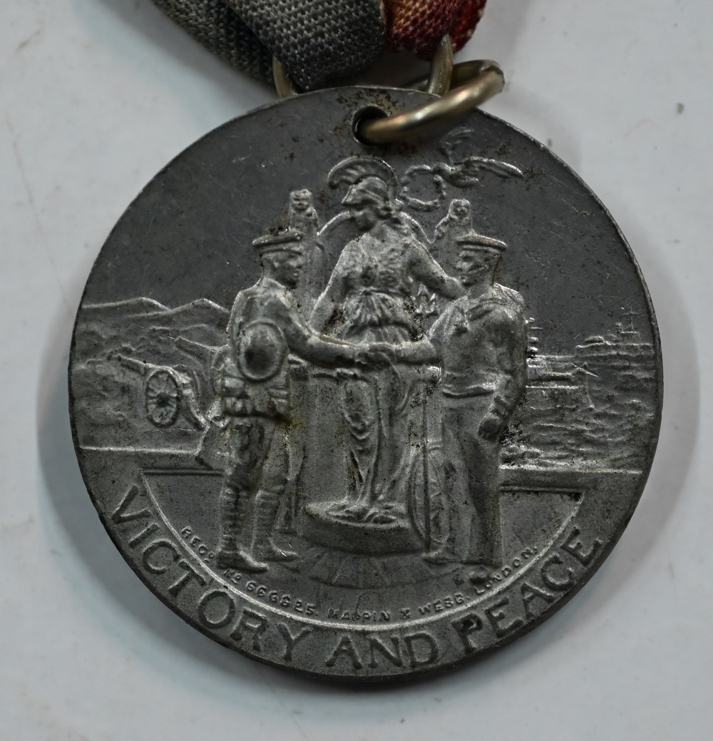 A group of 5 WWII period medals - 1939-45 Star; Africa Star; 1939 War Medal; Defence Medal; - Image 8 of 8