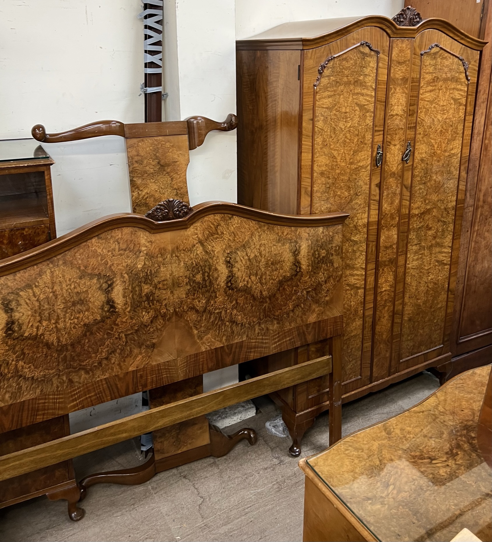 An early 20th century burr walnut bedroom suite comprising two wardrobes, - Image 4 of 5