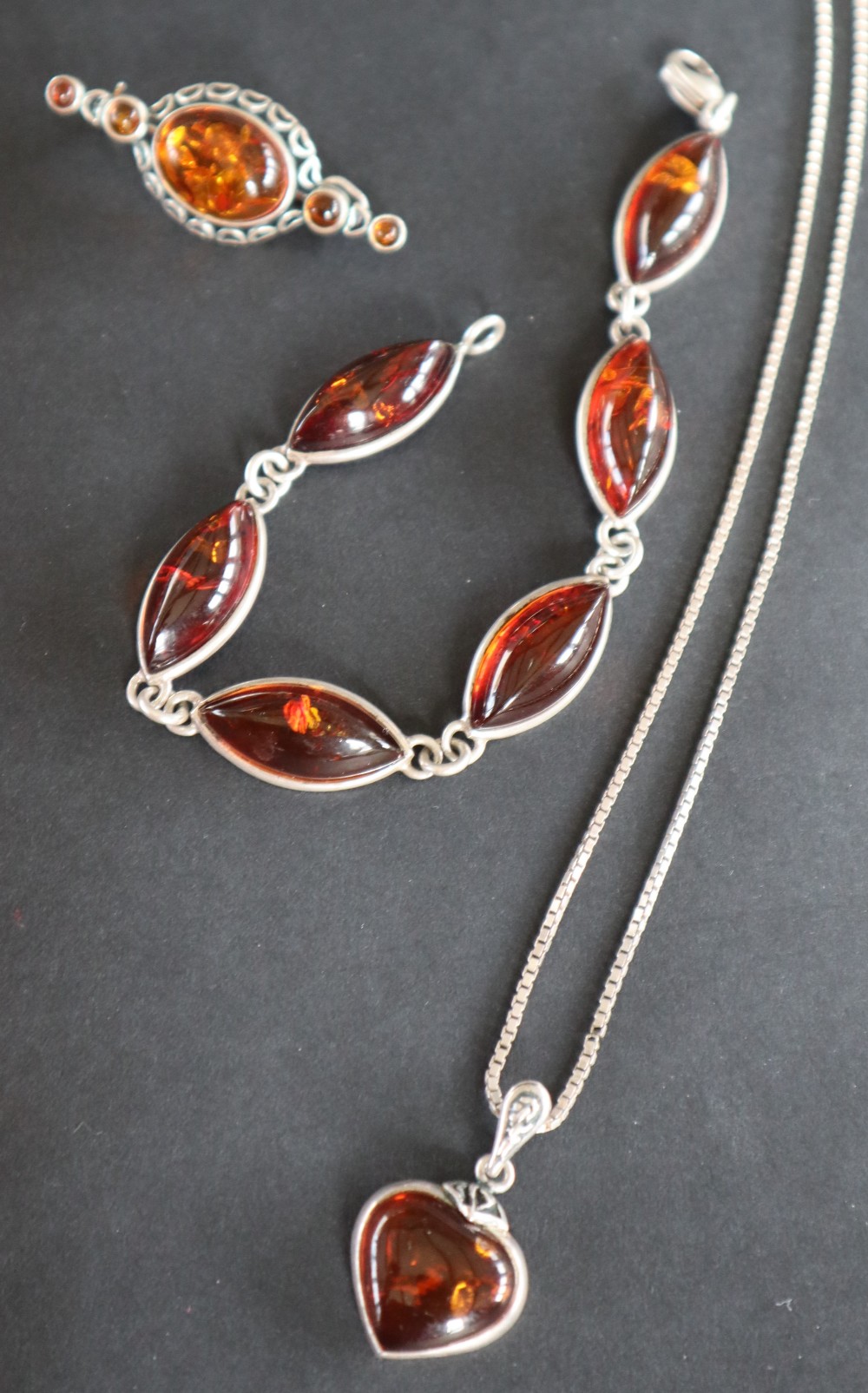 An amber necklace together with an amber pendant, a pair of amber earrings, - Image 3 of 6