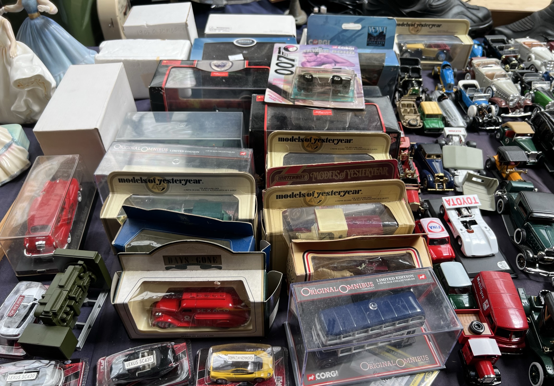 A large collection of model cars including Corgi, Lledo, - Image 5 of 5