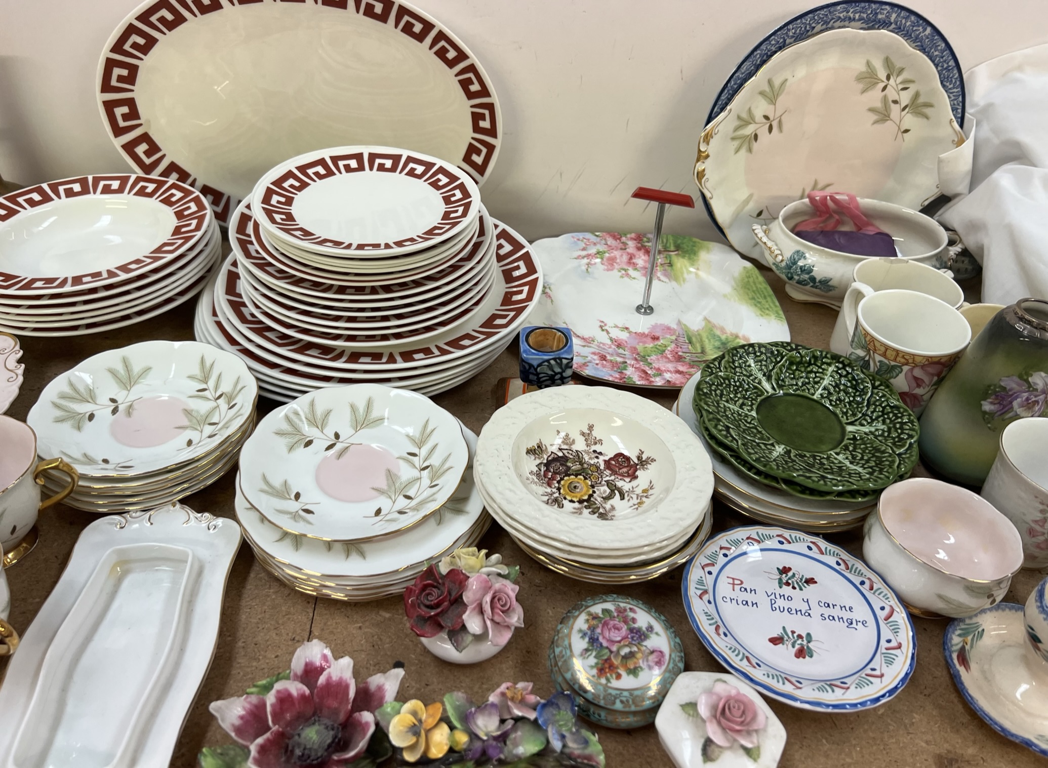 A Wedgwood Susie Cooper Design Red Keystone part dinner set together with a Royal Albert Braemar - Image 2 of 3