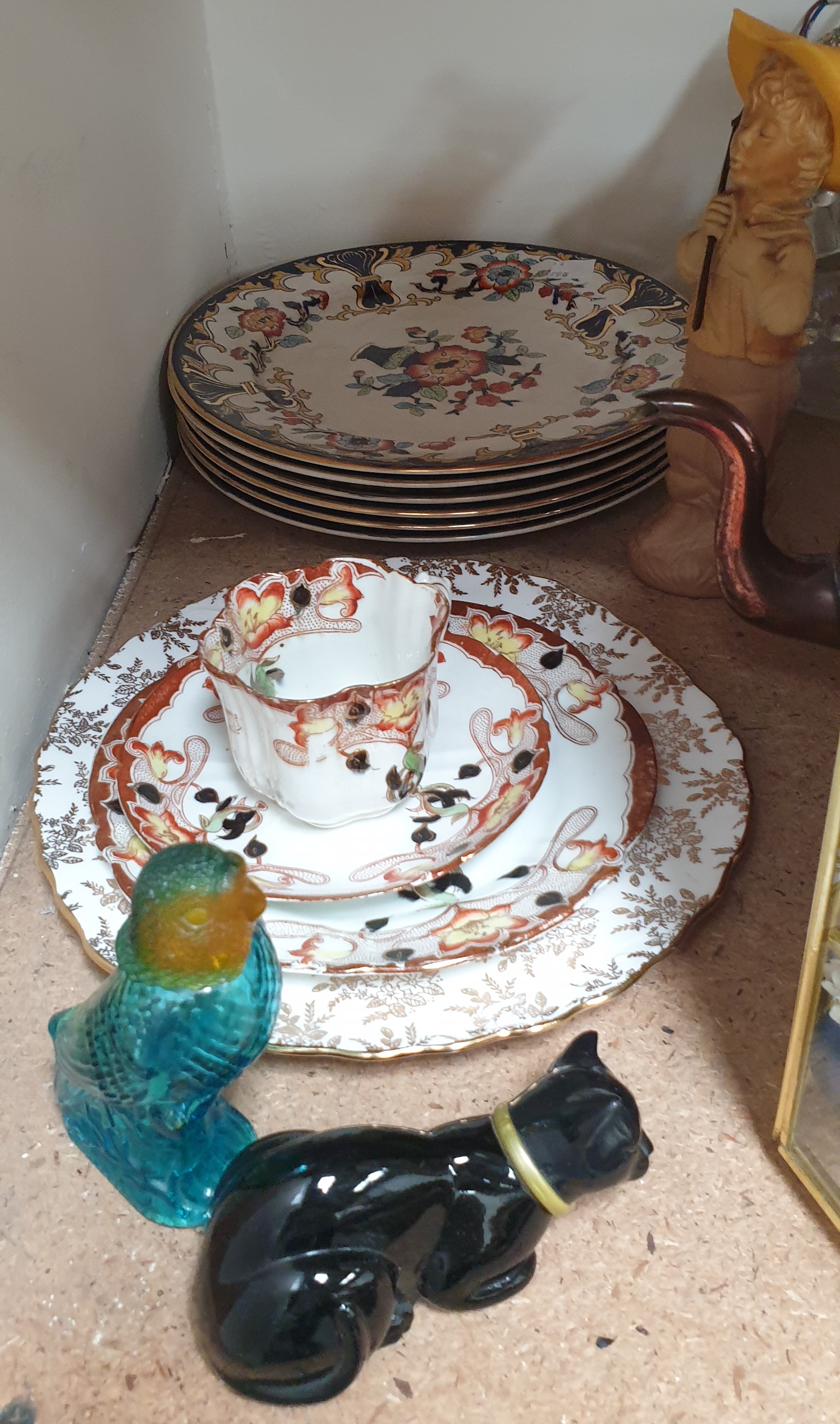 A set of Davenport pottery plates together with assorted decorative ceramics and glass, Corgi, - Image 3 of 5