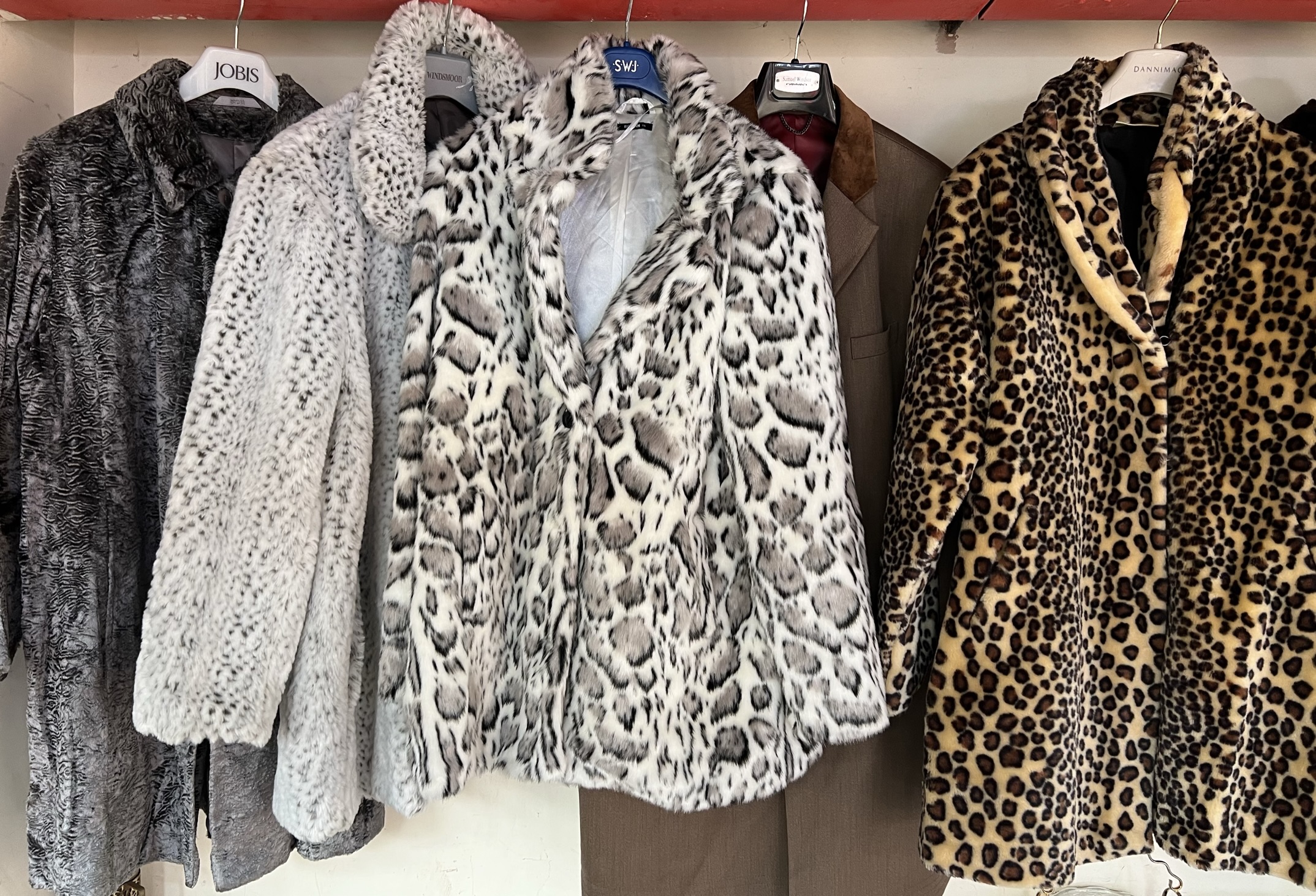 A collection of ladies faux fur and other jackets including David Emanuel, - Image 3 of 3