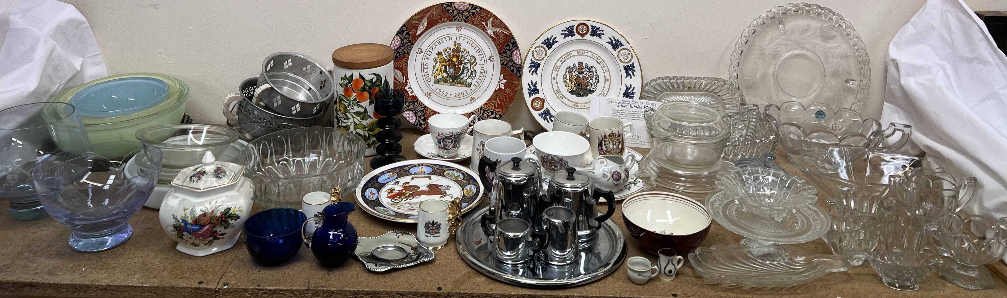 A Royal Worcester charger for Elizabeth II Golden Jubilee together with other commemorative wares,