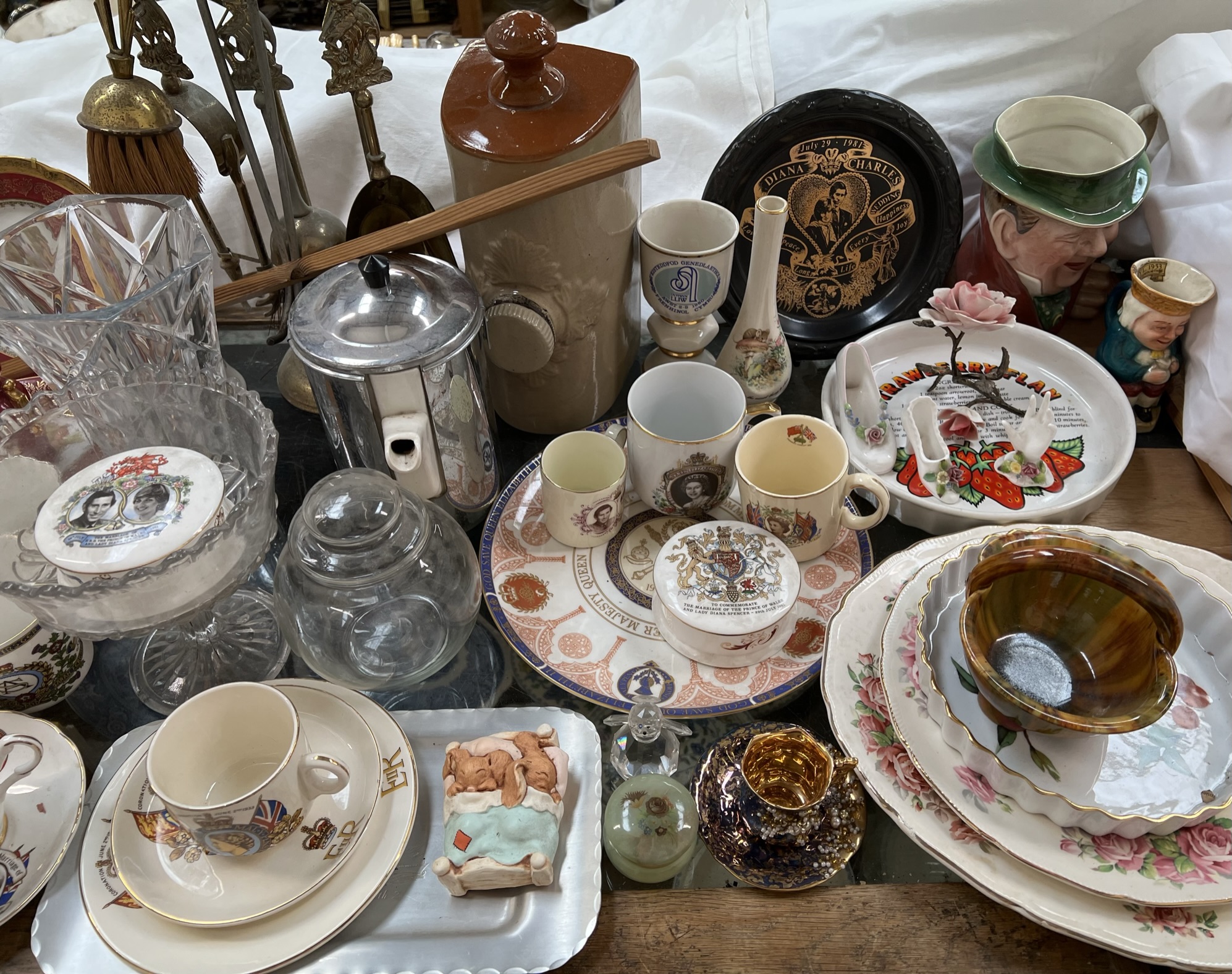 Assorted Limoges plates together with a lemonade jug and glasses, stoneware foot warmer, - Image 2 of 3