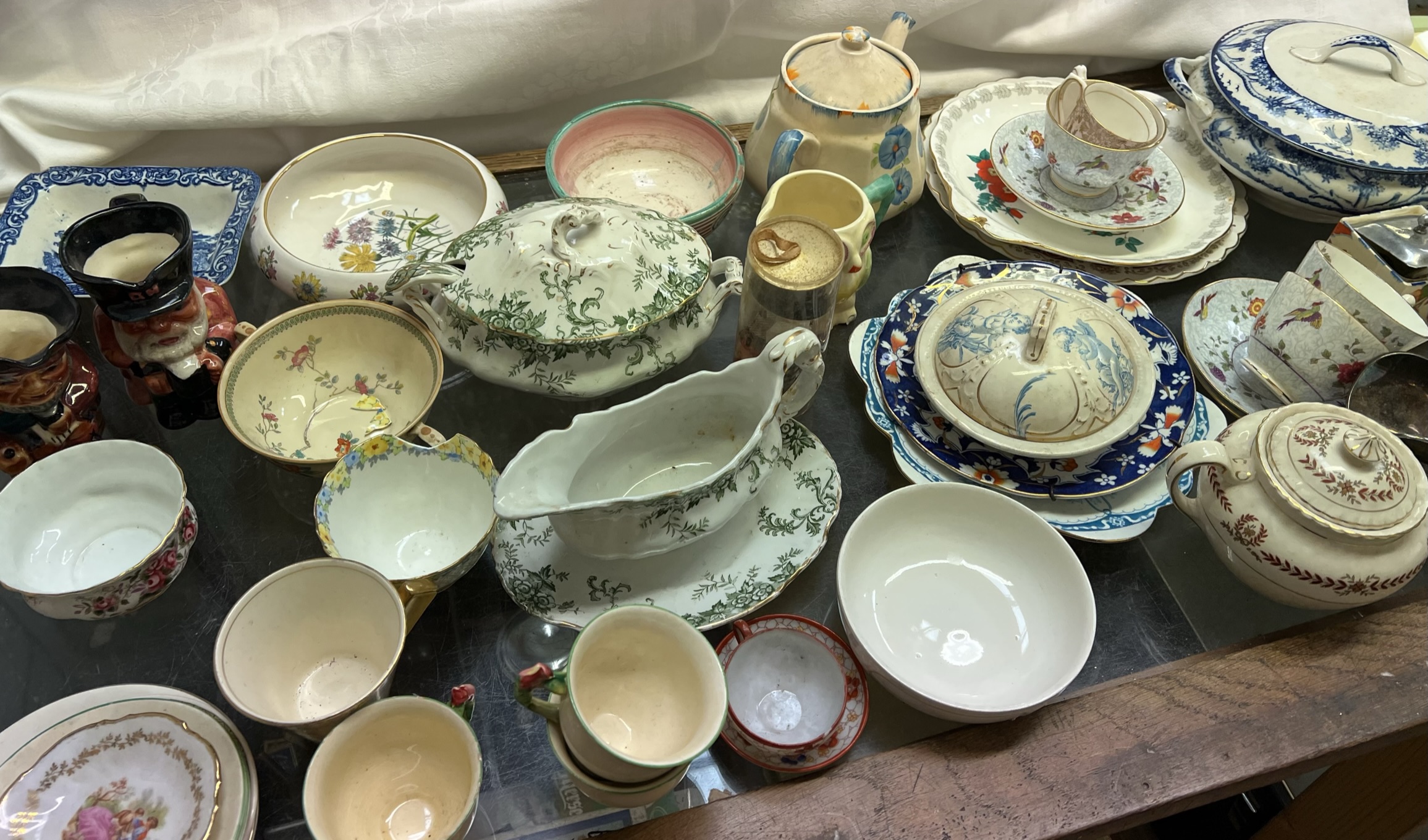 A large lot including various plates, tea pots, toby jugs, glass vase, - Image 5 of 5