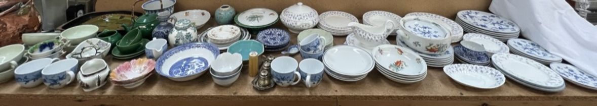 A large lot including a Wedgwood Windrush pattern bone china part dinner set,