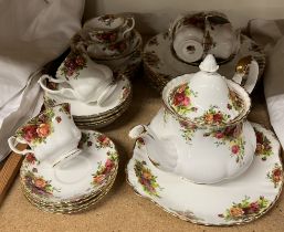 A Royal Albert Old Country Roses part tea and dinner set