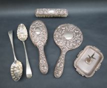 A pair of George III silver berry spoons, London, 1793,