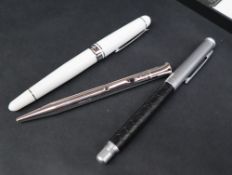 A Delta Virtuosa bianco fountain pen,