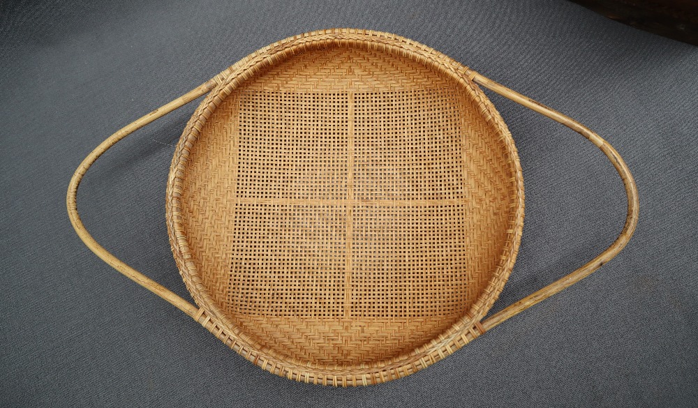 A Chinese rice pot and cover with turtle handle of basket weave form together with a wicker sieve - Image 6 of 7