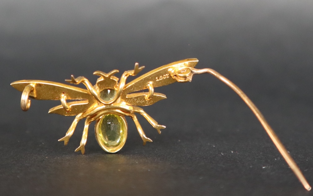 A 15ct gold peridot and seed pearl brooch in the form of an insect, approximately 4. - Image 4 of 7