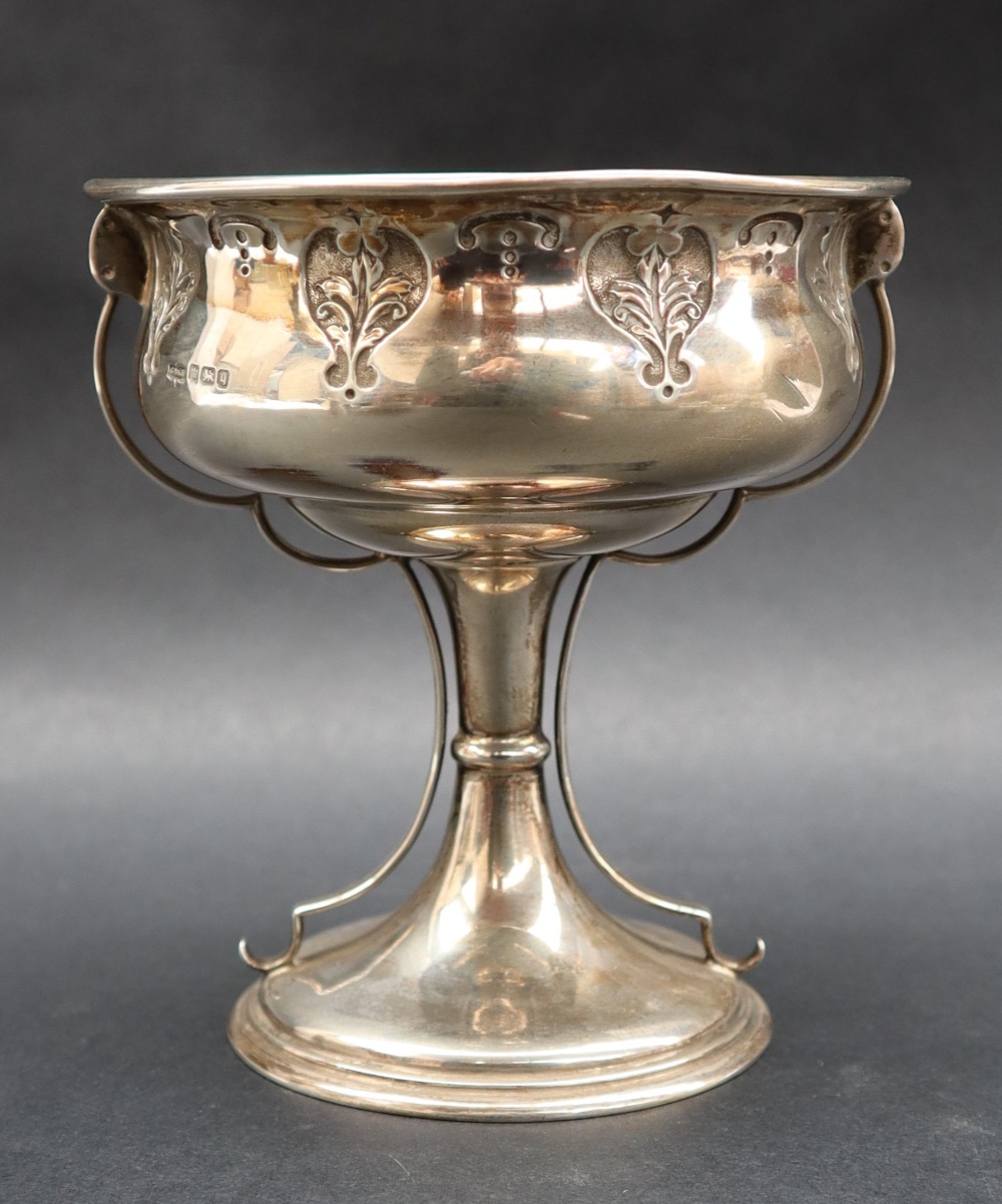 A George V Art Nouveau inspired pedestal dish of circular form decorated with leaves on a spreading - Image 2 of 4
