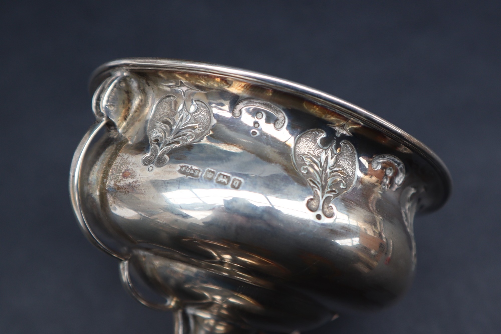 A George V Art Nouveau inspired pedestal dish of circular form decorated with leaves on a spreading - Image 4 of 4