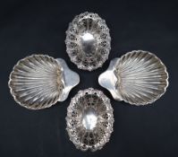 A Pair of late Victorian pedestal dishes of pierced oval form, Sheffield, 1897, Atkin Brothers, 11.