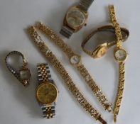 A lady's 9ct gold wristwatch, on an expanding bracelet strap,