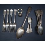 A late George III silver fiddle pattern serving spoons, London, 1819, Robert Rutland,