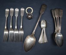 A late George III silver fiddle pattern serving spoons, London, 1819, Robert Rutland,