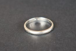 A 14ct gold white gold wedding band, size Q,