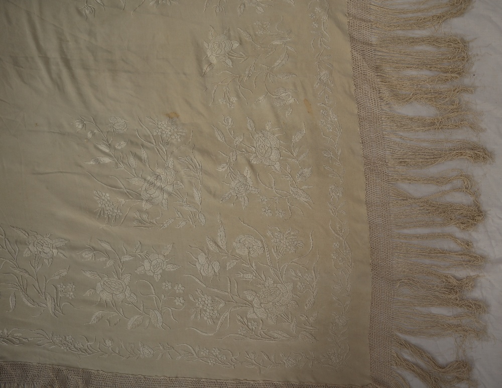 A silk piano shawl, - Image 6 of 7