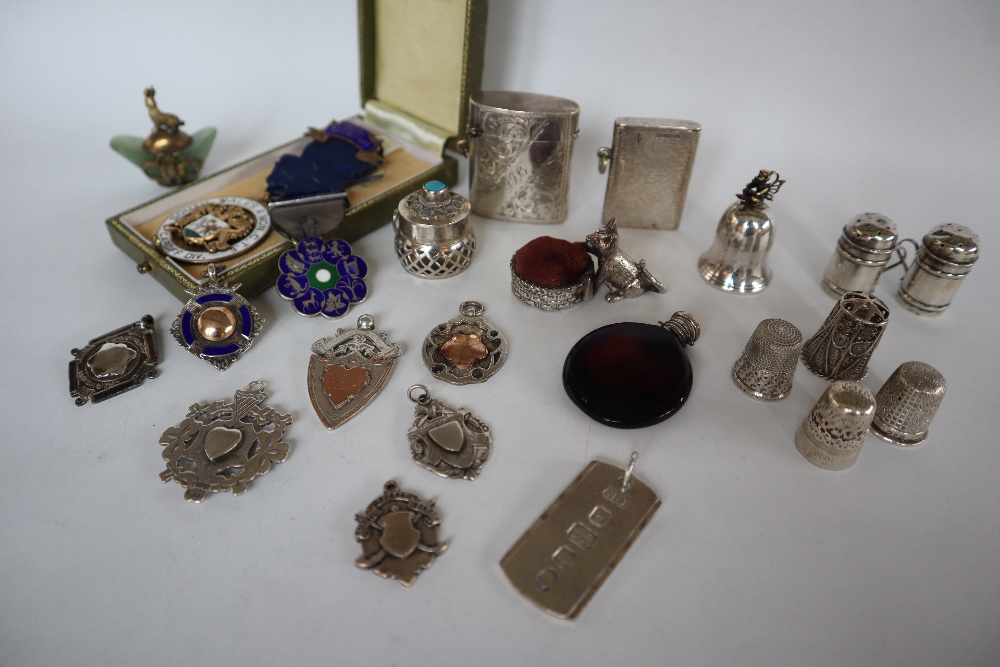 Silver vesta cases together with silver thimbles, a silver ingot pendant, - Image 2 of 3