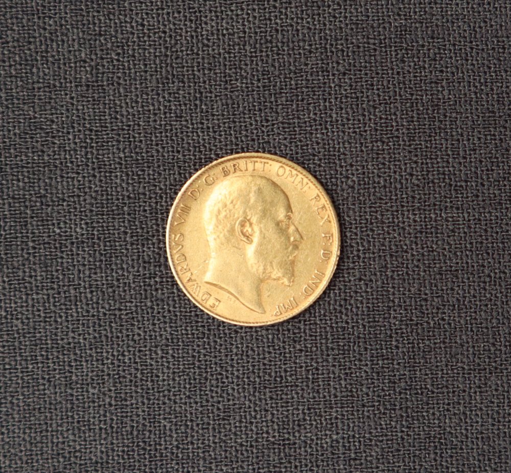A Edward VII gold half sovereign dated 1906 - Image 2 of 2