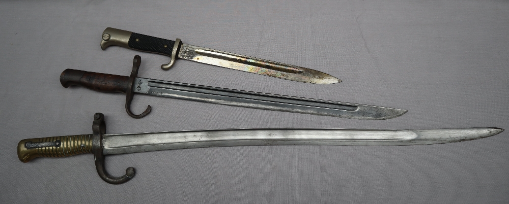 A French 1864 sabre bayonet and scabbard together with a Japanese Arisaka 1897 pattern bayonet and - Image 12 of 12