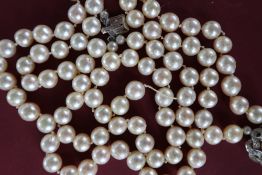 A double strand pearl necklace,