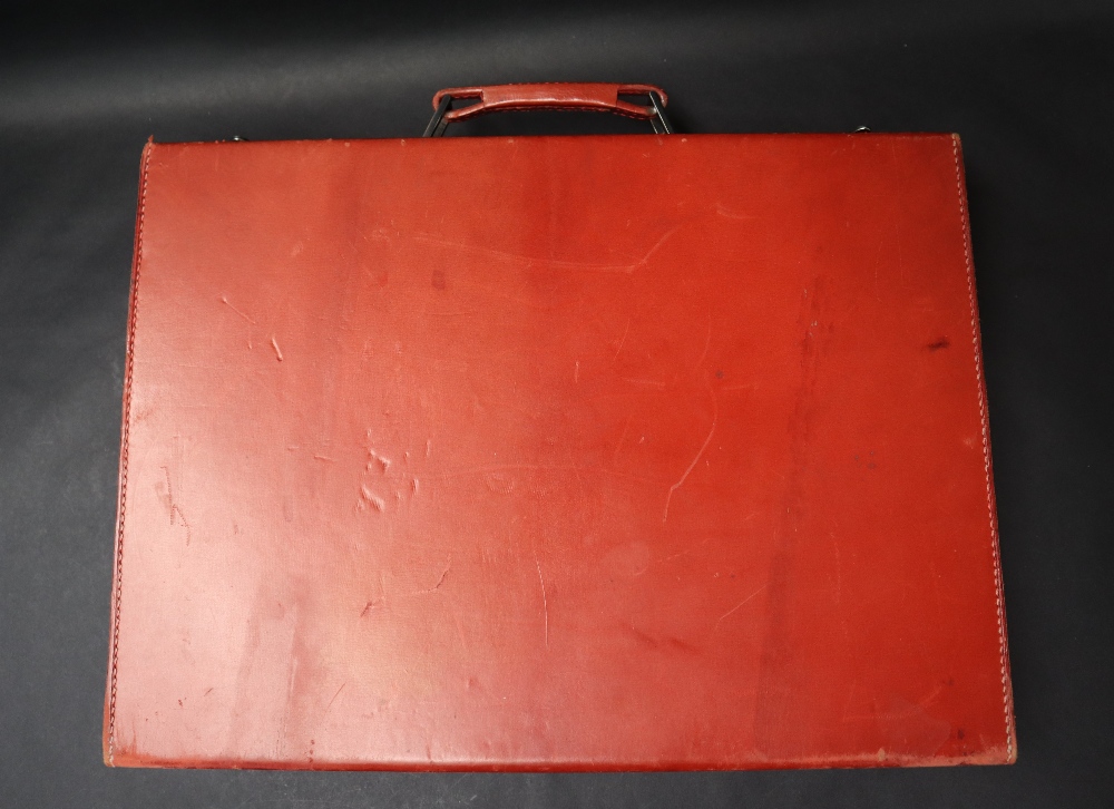 S T Dupont, a red leather travelling case fitted with two brushes, three bottles, easel mirror, - Image 20 of 20