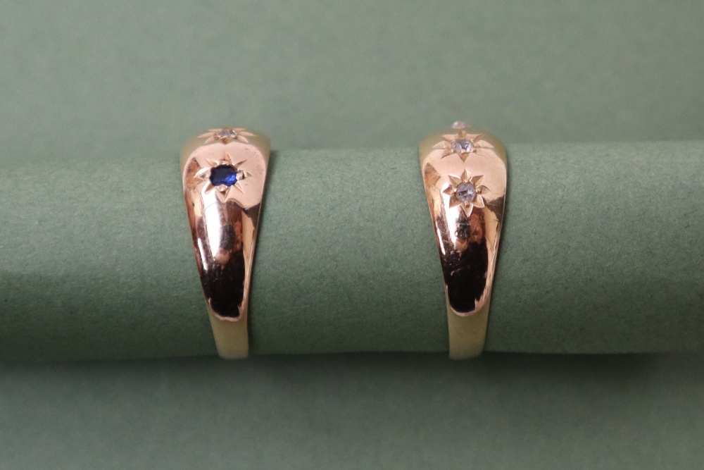 An 18ct gold sapphire and diamond gypsy ring set with two round faceted sapphires and a central old - Image 3 of 6