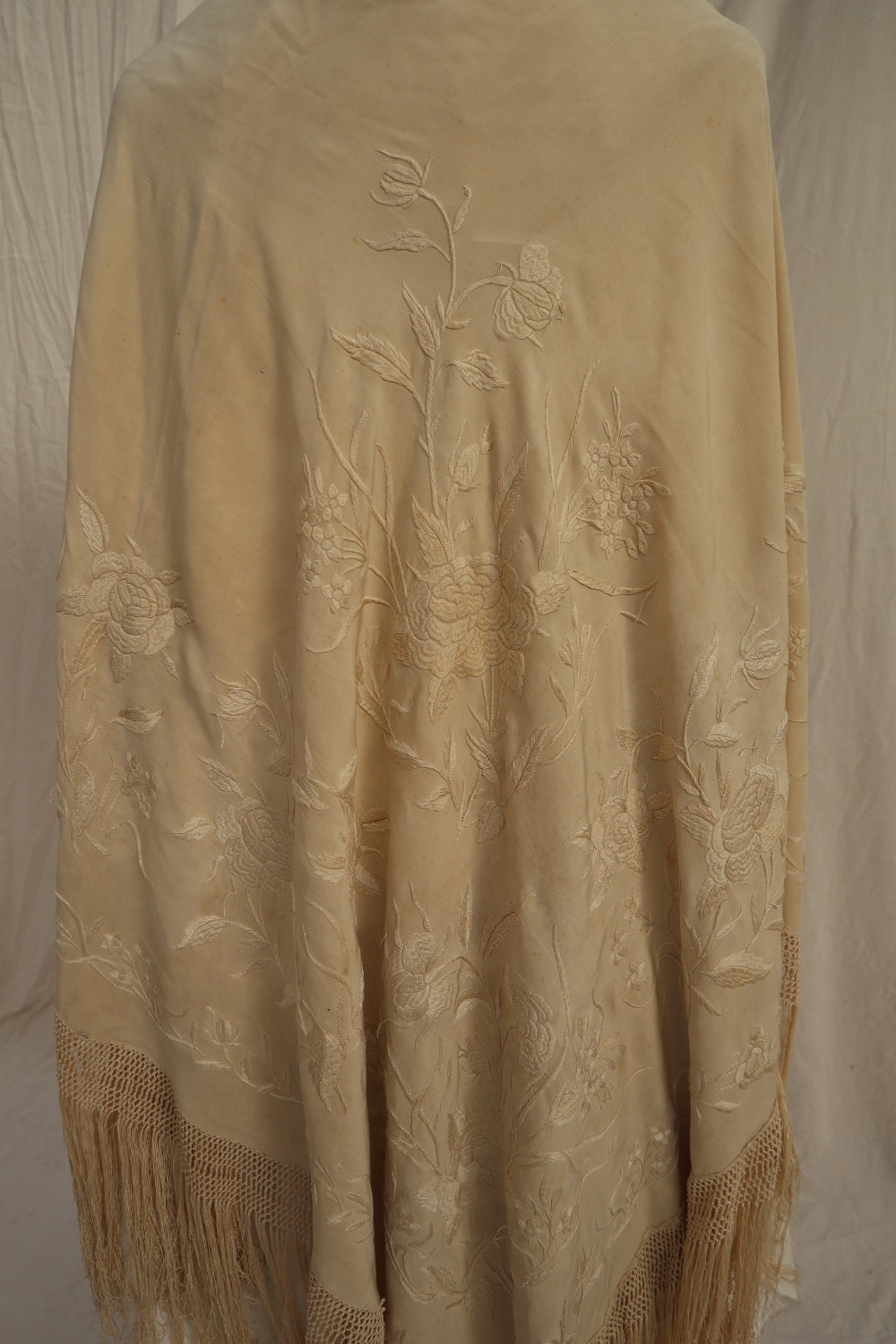 A silk piano shawl, - Image 2 of 7