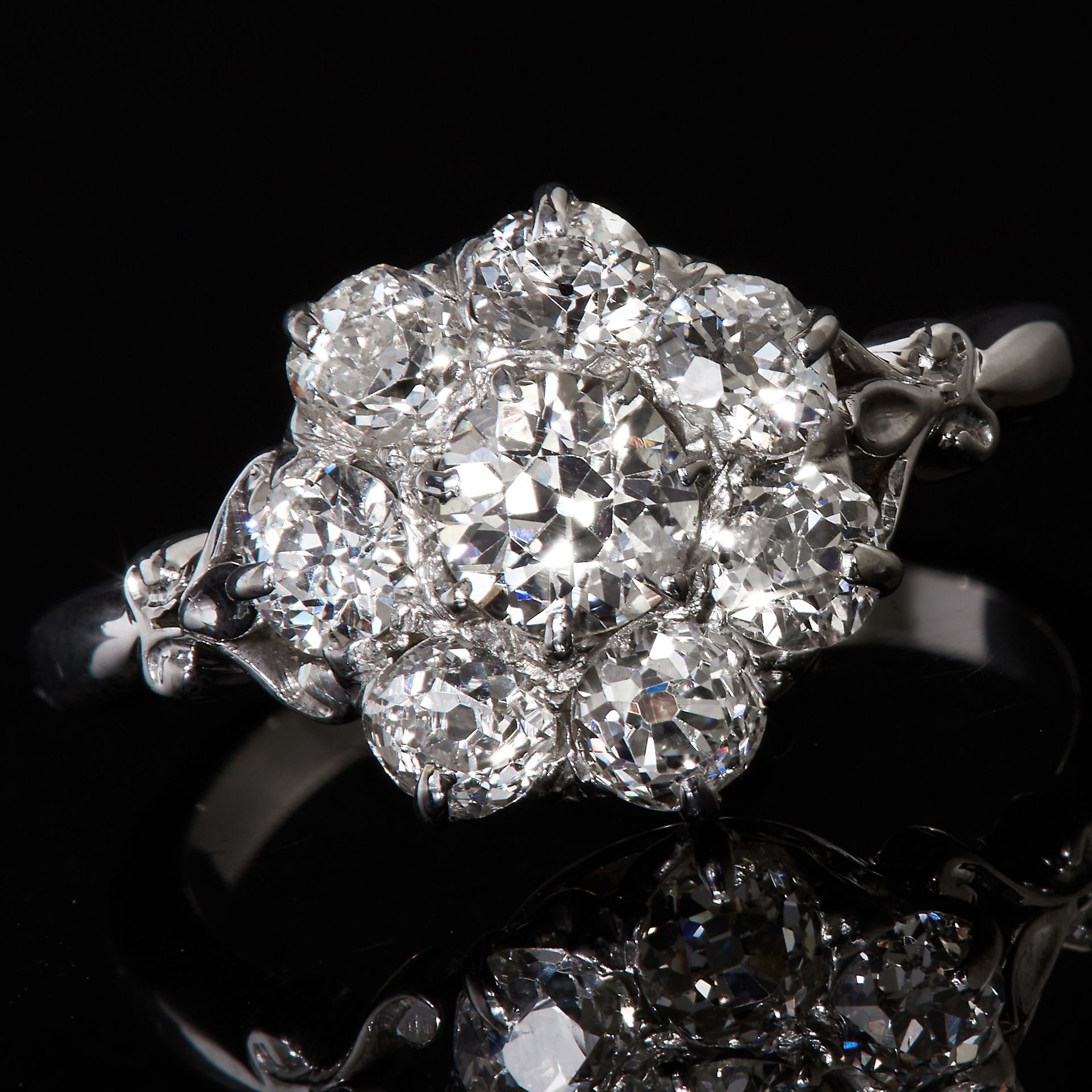 DIAMOND CLUSTER RING