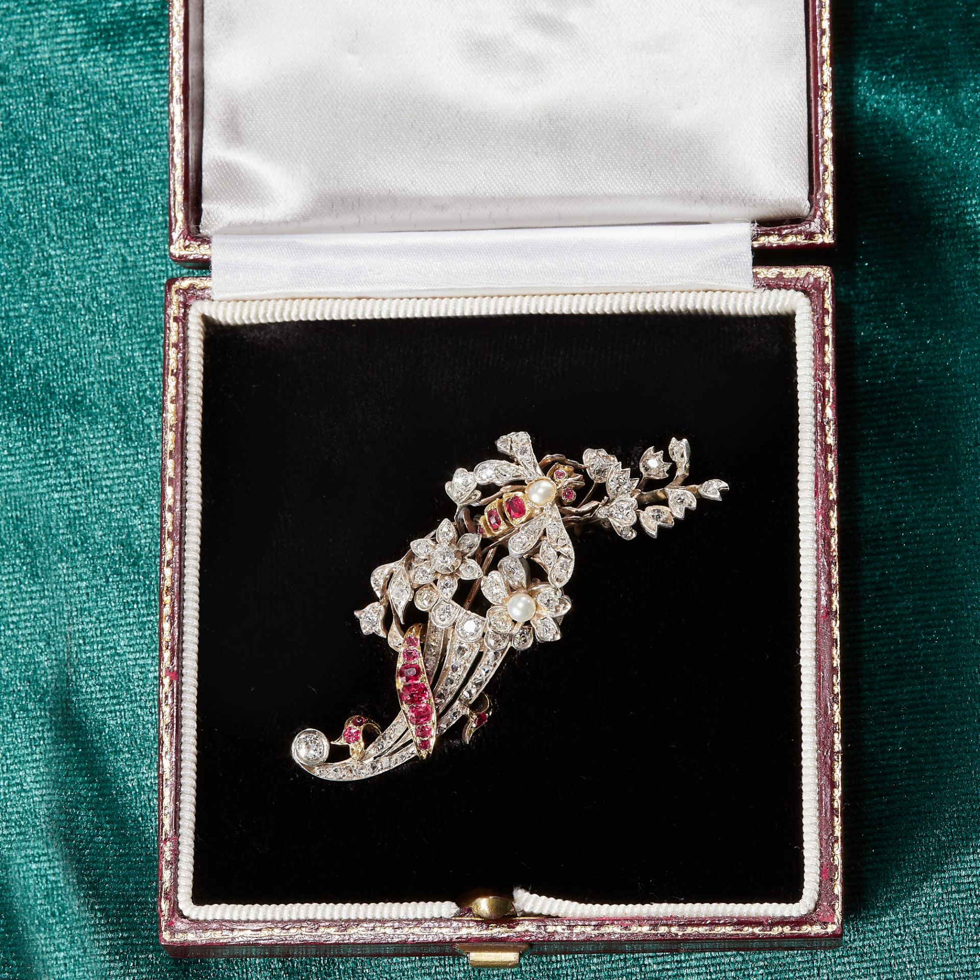 BEAUTIFUL ANTIQUE RUBY DIAMOND AND PEARL CORNUCOPIA SPRAY BROOCH WITH FLY - Bild 2 aus 2