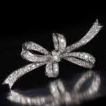 DIAMOND KNOTTED BOW BROOCH