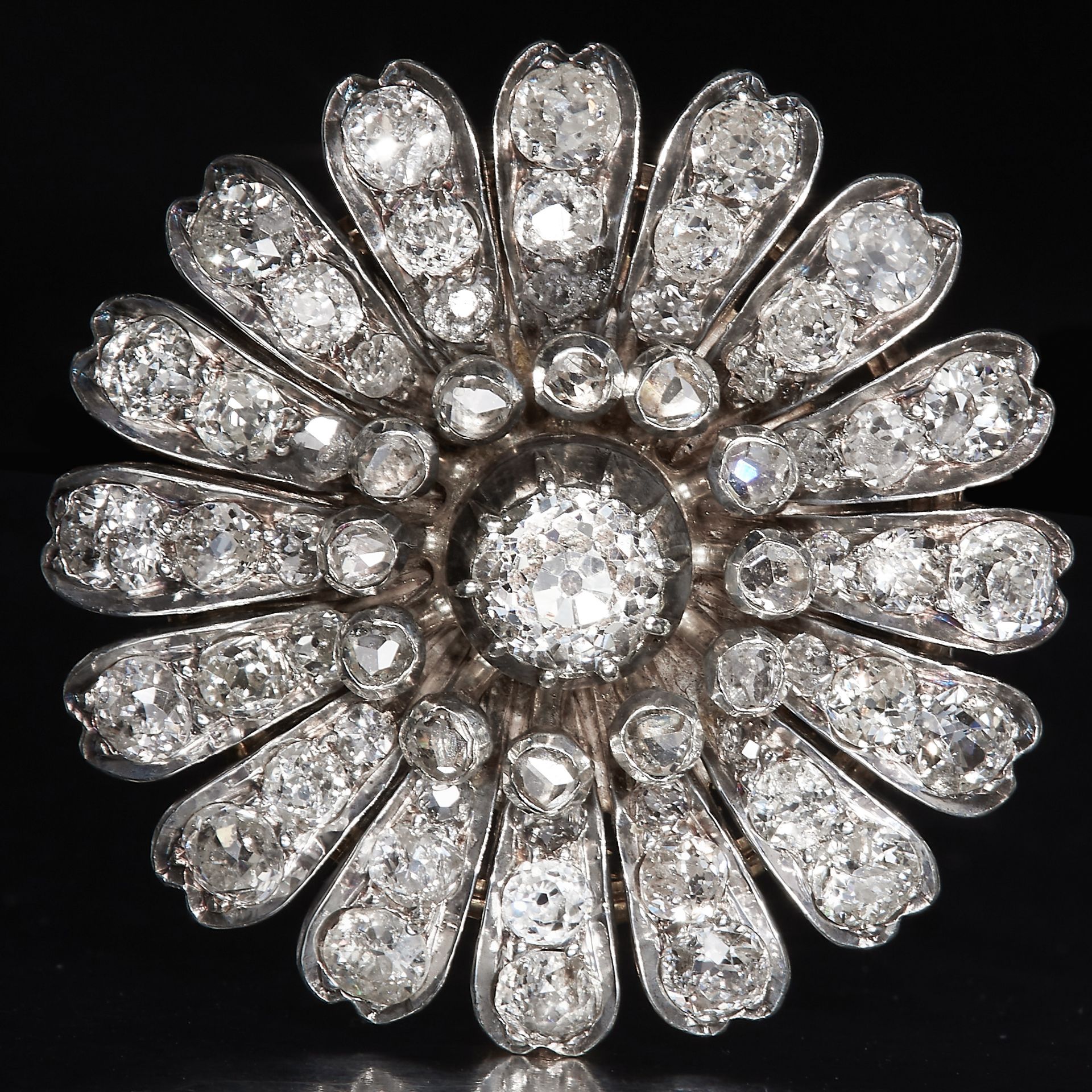 ANTIQUE DIAMOND SET FLOWER BROOCH