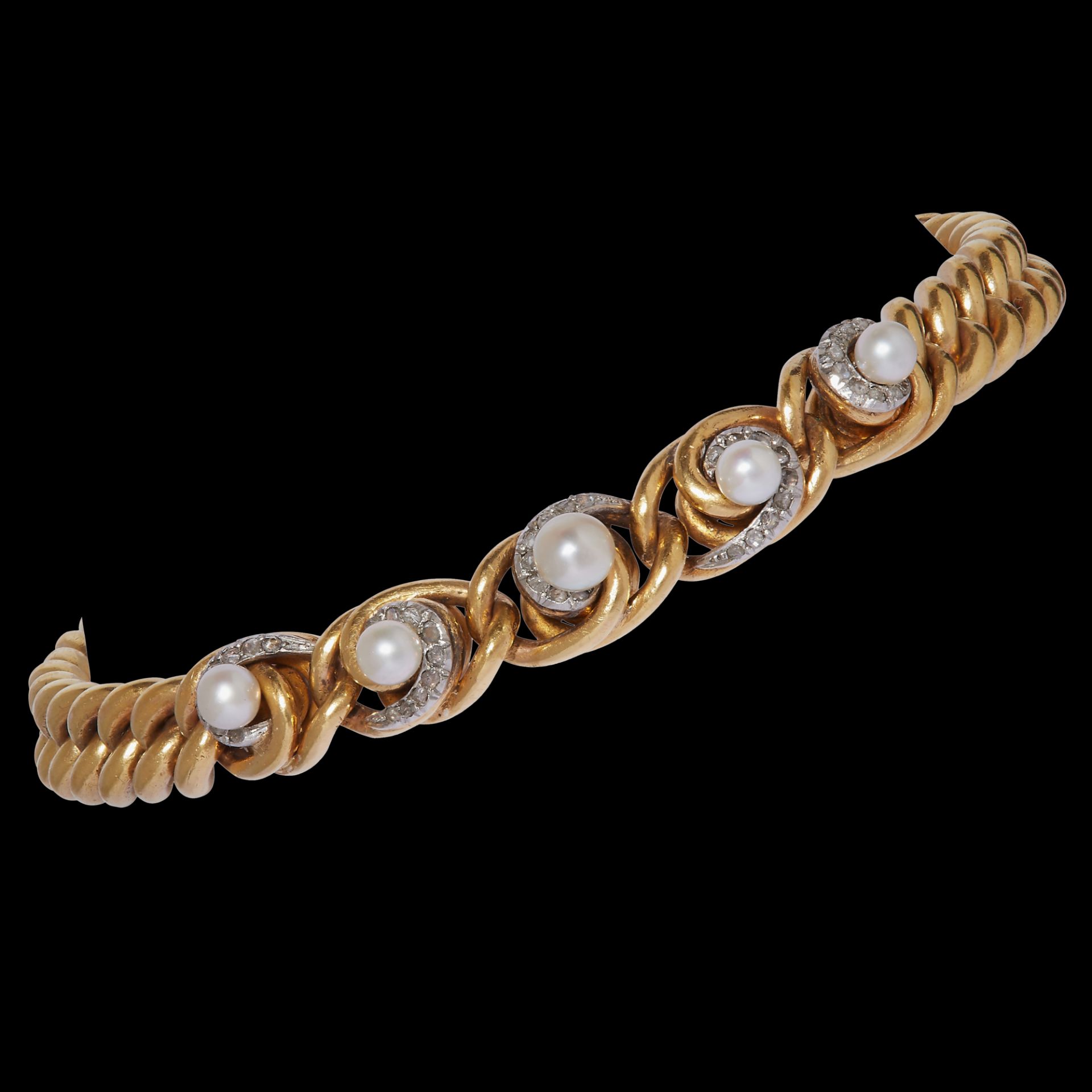 PEARL AND DIAMOND LINK BRACELET