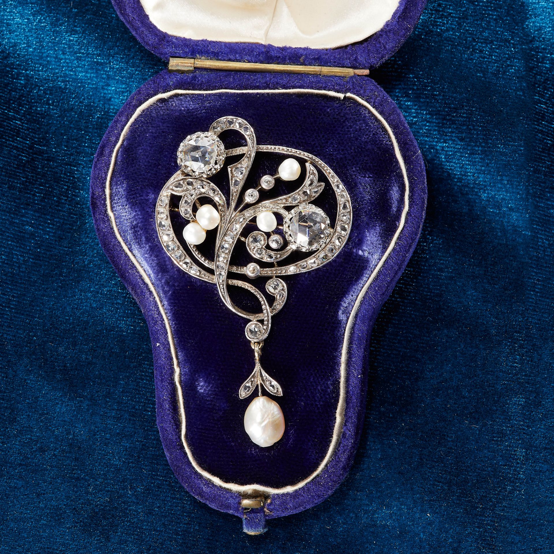 IMPRESSIVE CERTIFICATED VICTORIAN DIAMOND AND NATURAL SALTWATER PEARL BROOCH - Bild 2 aus 2